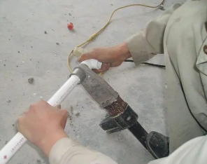 长岭漏水维修电话